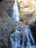 26 Cascata nei pressi del paese